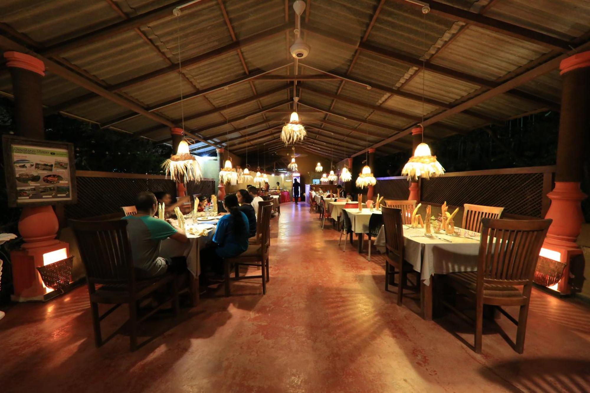 Sundaras Resort & Spa Dambulla Buitenkant foto